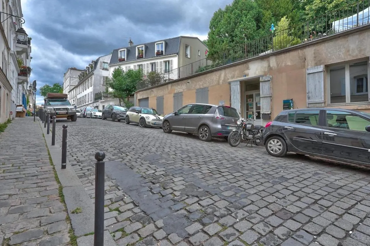 Adorable Apartment Paris 18Th contacts